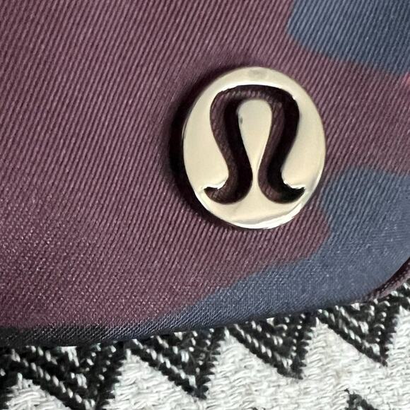 NWT Heritage 365 Camo Smoky Red Night Sea Multi lululemon Everywhere Belt Bag - Picture 2 of 12